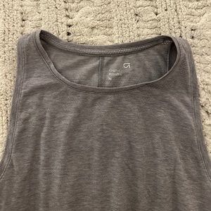 GapFit Breathe Workout Top